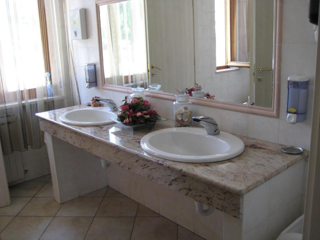 Hotel Il Giardino Dogliani Bilik gambar